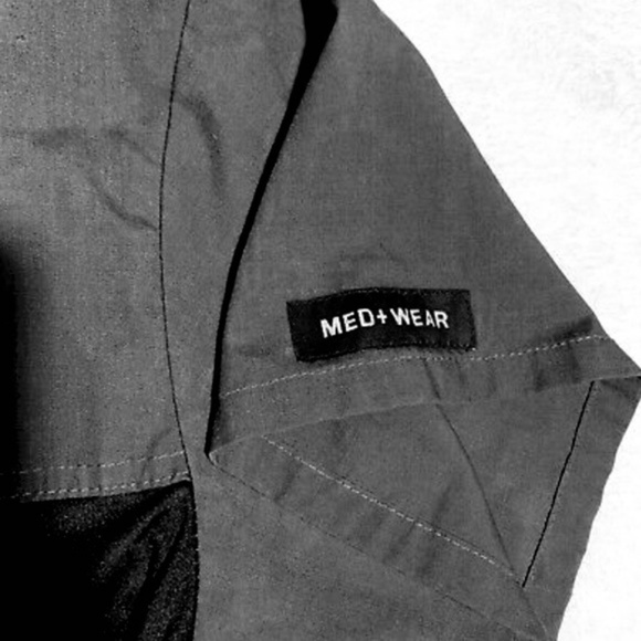 Women’s Med + Wear Scrub Top - Picture 5 of 6